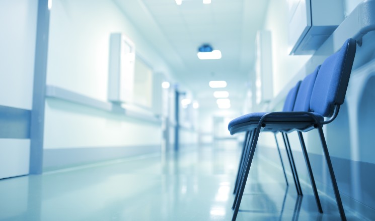 couloir d'hopital vide
